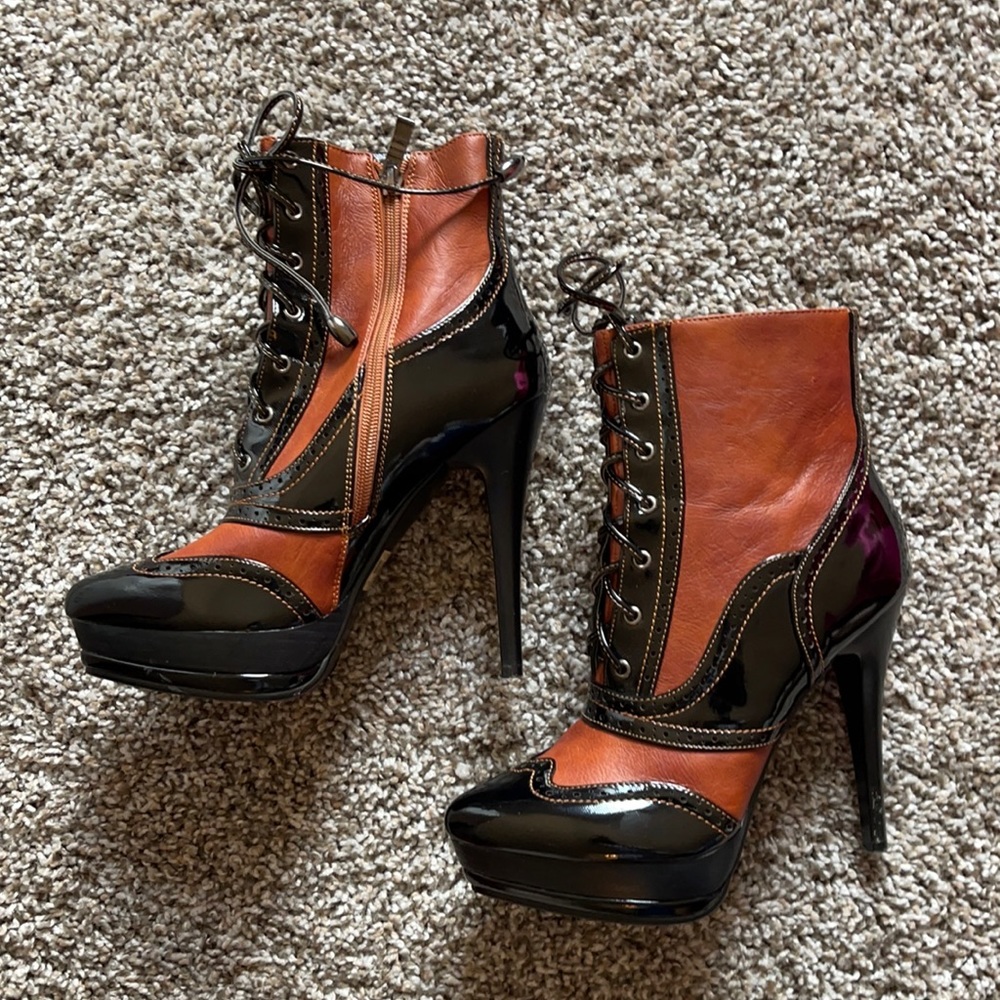 Two toned Classic Bootie